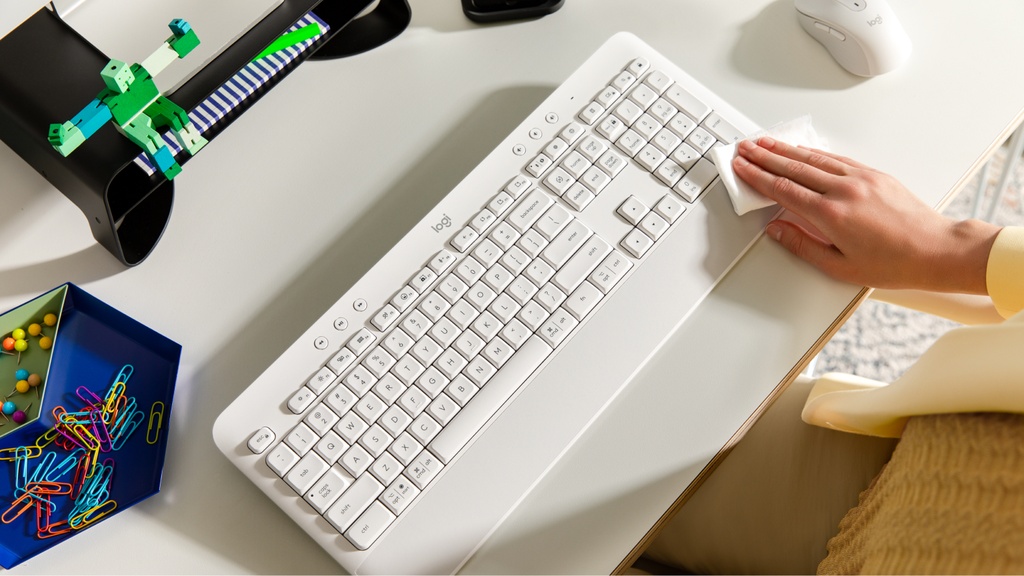 LOGITECH TECLADO K650  BLUETOOTH GRAFITO (920-010910) - Logitech